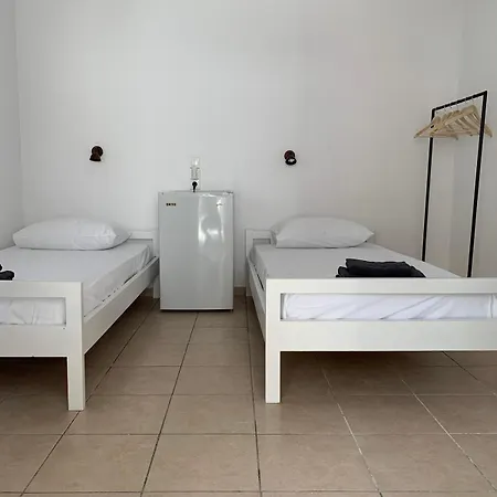 Ξενοδοχείο Zinas 2*